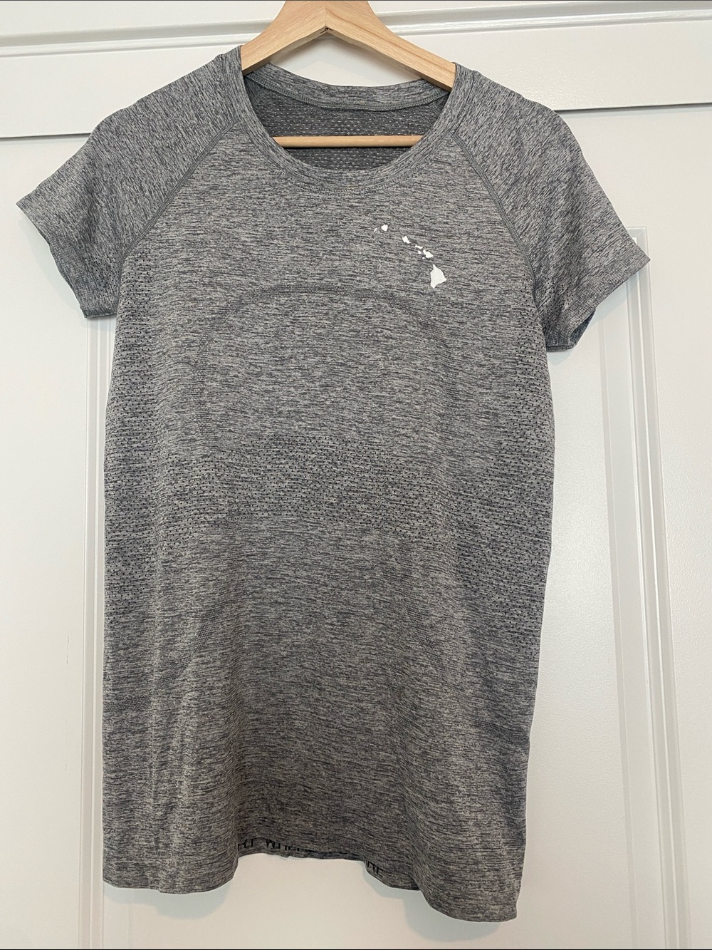Lululemon Women’s Swiftly Tech Short Sleeve 2.0 with Hawaiian Islands